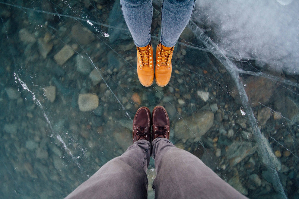 What Causes Cold Hands and Feet? 8 Potential Causes