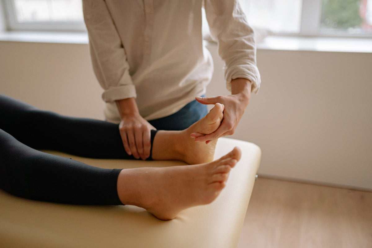 5 Plantar Fasciitis Massages for At-Home Relief